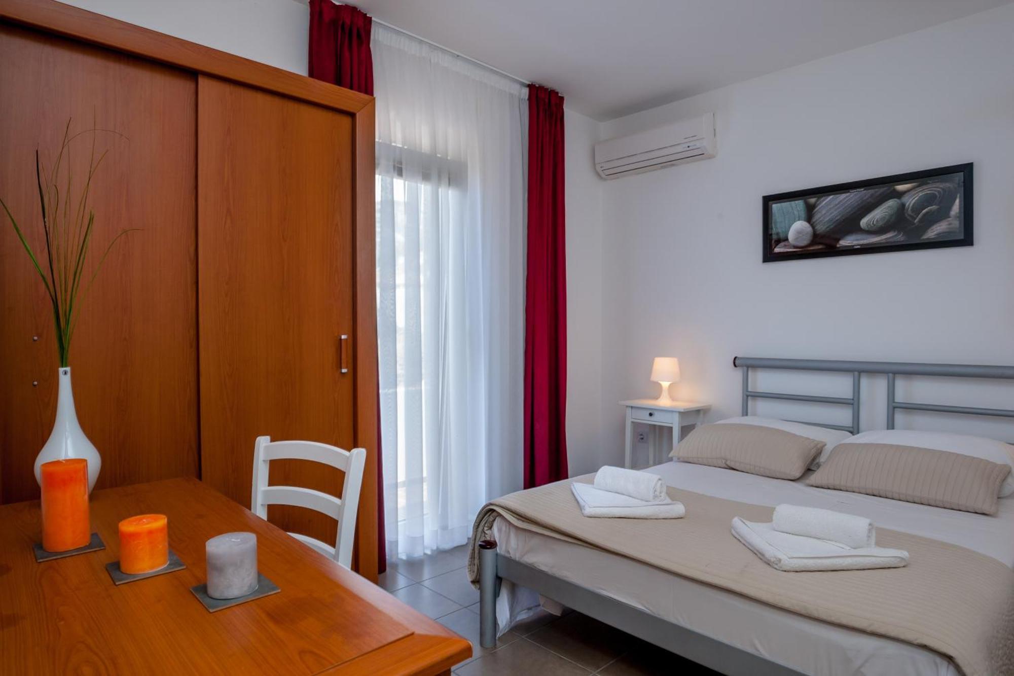 Villa Livia Apartments Bol Exterior foto